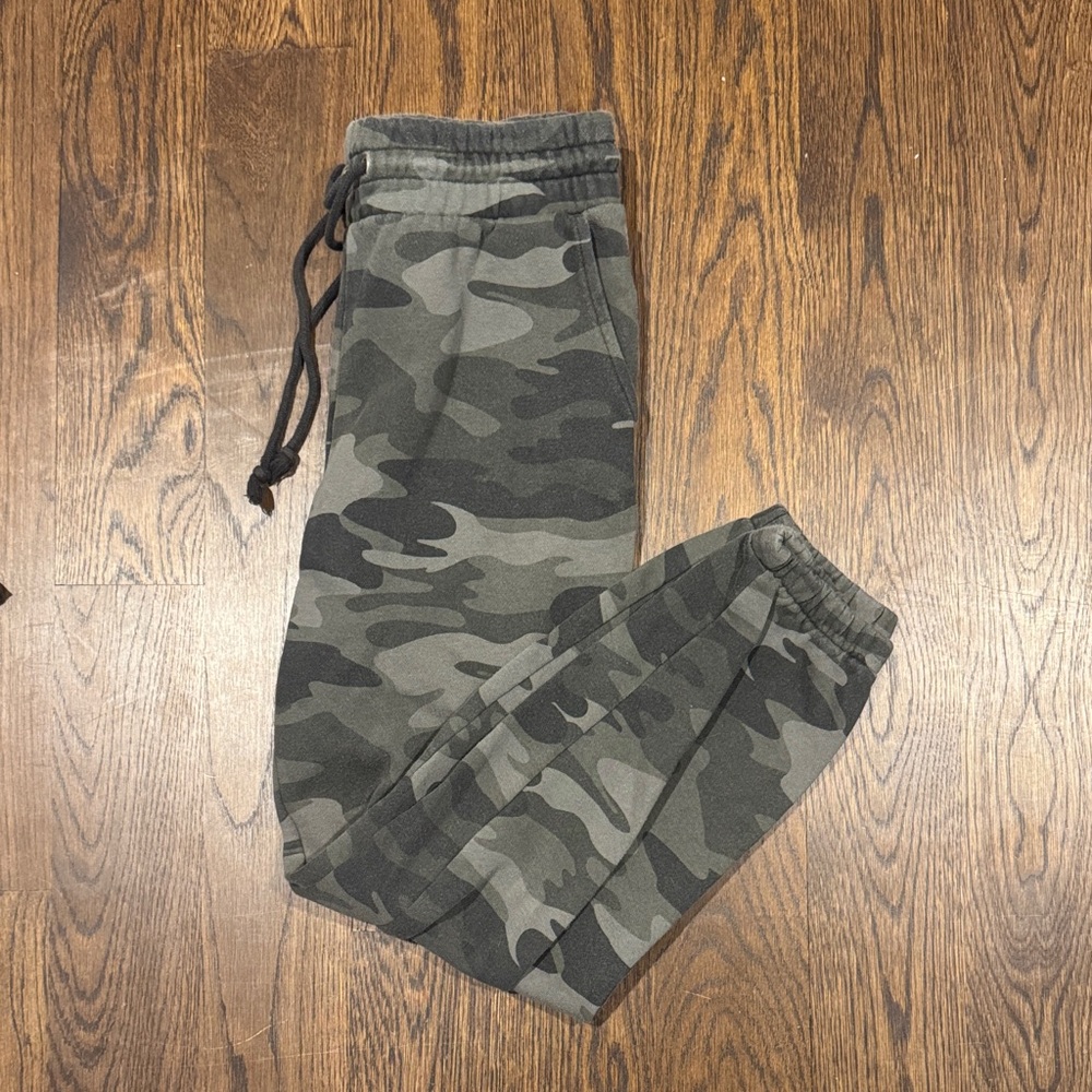 Wild Fable Gray Camouflage Sweat Pants